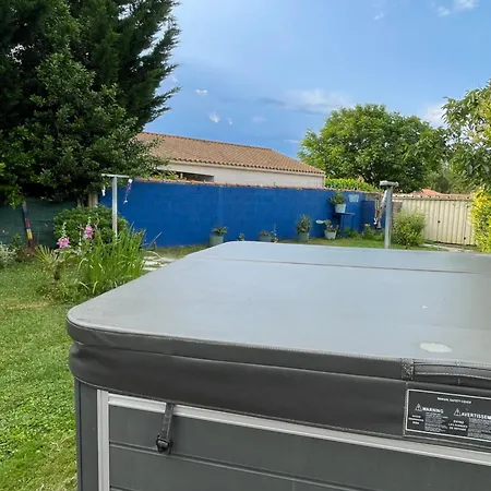 Дом отдыха Maison Avec Jacuzzi Proche Des Plages Le Bernard