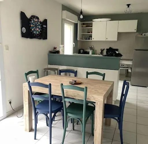 Casa de Férias Maison Avec Jacuzzi Proche Des Plages Le Bernard